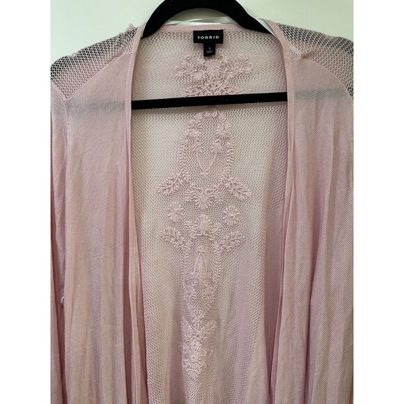 Torrid Waterfall Open Front Cardigan Pink Sweater Size 1 Crochet Lace Back - Picture 2 of 10